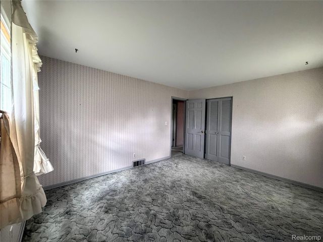8079 Farley Road, Putnam Township, MI 48169