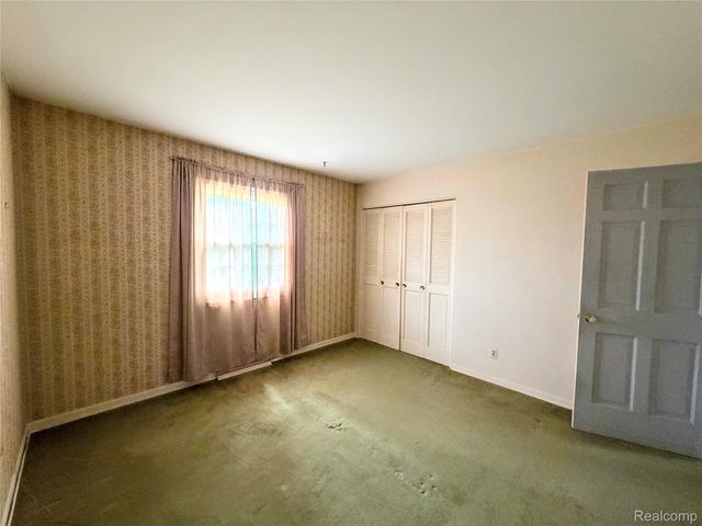 8079 Farley Road, Putnam Township, MI 48169
