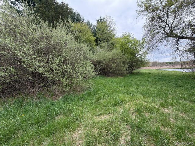 8079 Farley Road, Putnam Township, MI 48169