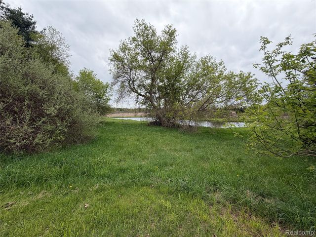 8079 Farley Road, Putnam Township, MI 48169