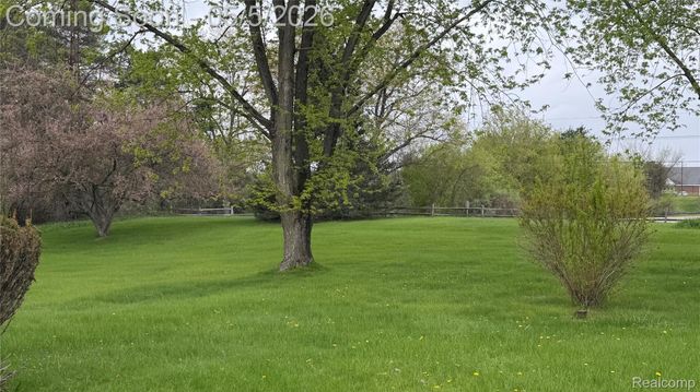 8079 Farley Road, Putnam Township, MI 48169