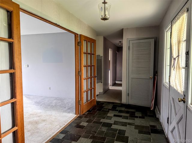 8079 Farley Road, Putnam Township, MI 48169