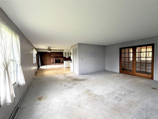 8079 Farley Road, Putnam Township, MI 48169