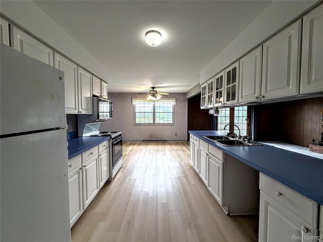8079 Farley Road, Putnam Township, MI 48169