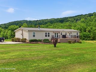 813 Ward Rd, Decatur, TN 37322