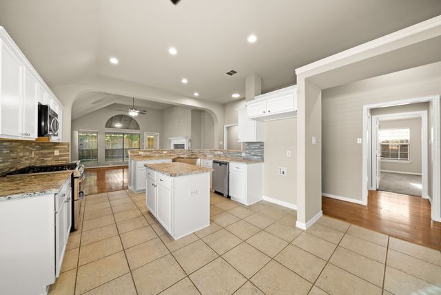 242 Cox Drive, Fate, TX 75087