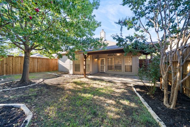 242 Cox Drive, Fate, TX 75087