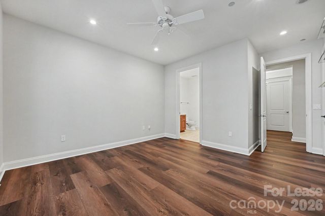 230 S Tryon Street, Charlotte, NC 28202