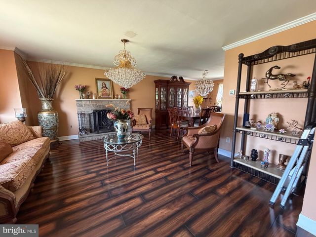 89 UPPER FERRY RD, Ewing, NJ 08628