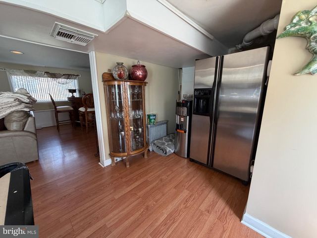 89 UPPER FERRY RD, Ewing, NJ 08628