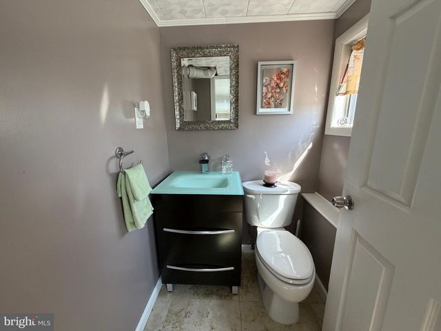 89 UPPER FERRY RD, Ewing, NJ 08628