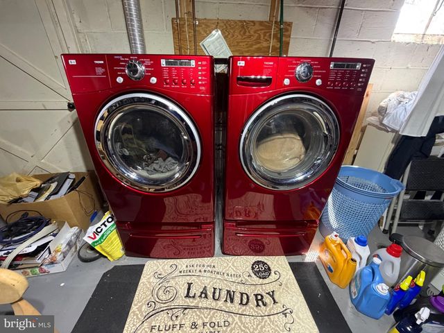 89 UPPER FERRY RD, Ewing, NJ 08628