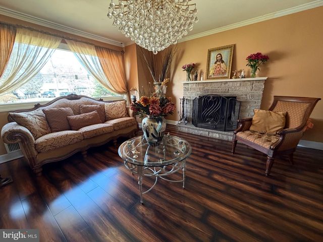 89 UPPER FERRY RD, Ewing, NJ 08628