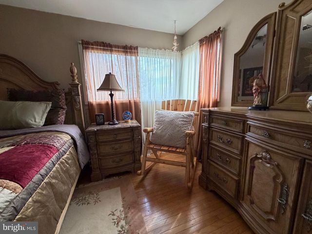 89 UPPER FERRY RD, Ewing, NJ 08628