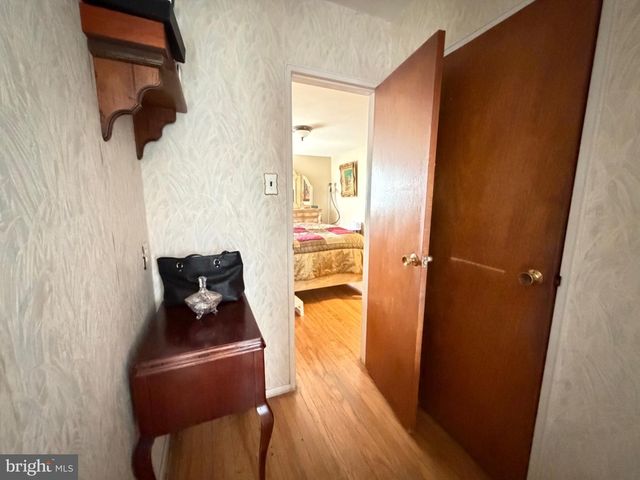 89 UPPER FERRY RD, Ewing, NJ 08628