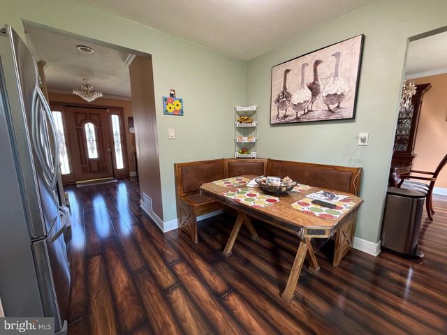 89 UPPER FERRY RD, Ewing, NJ 08628