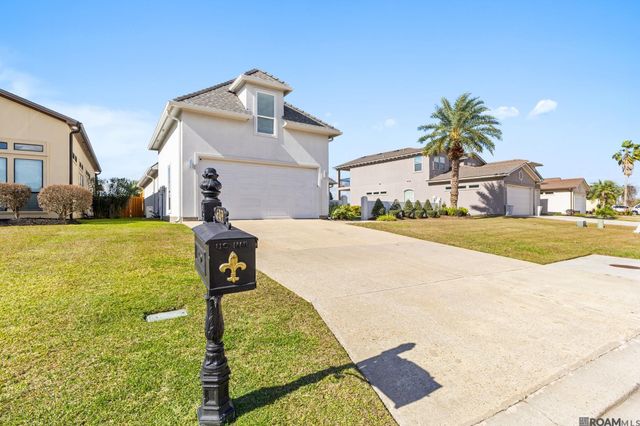 6095 Royal Palms Ct, Gonzales, LA 70737