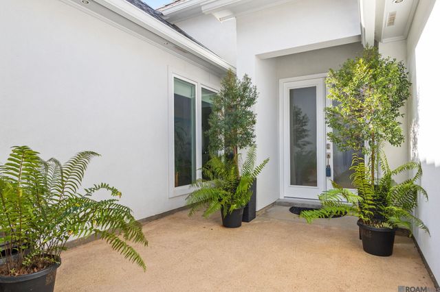 6095 Royal Palms Ct, Gonzales, LA 70737