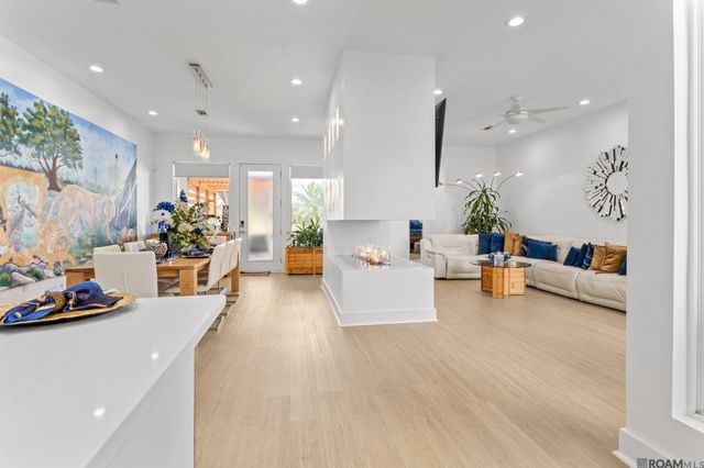 6095 Royal Palms Ct, Gonzales, LA 70737