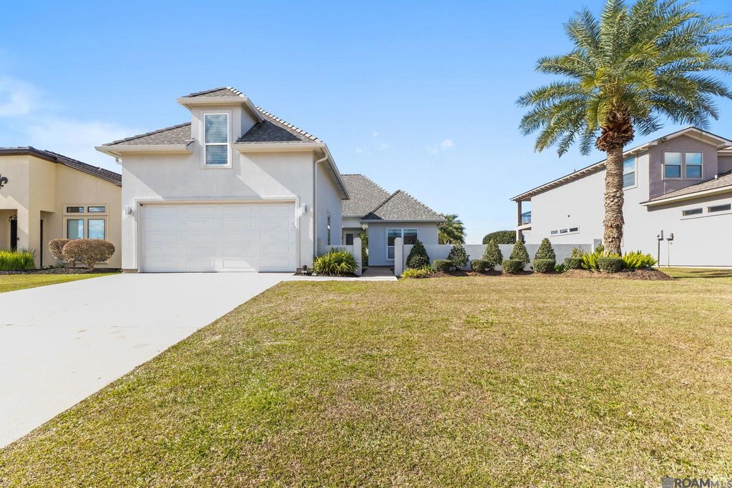 6095 Royal Palms Ct, Gonzales, LA 70737