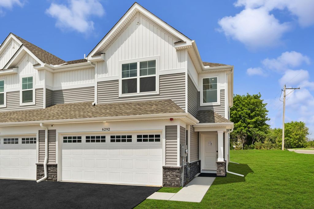 6292 205th Street N, Forest Lake, MN 55025