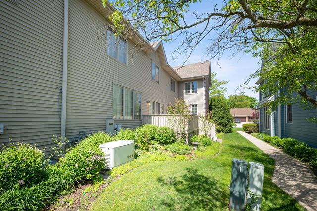 227 N Maple Street 227, Itasca, IL 60143