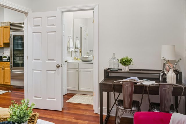 348 King Street 348m, Charleston, SC 29401