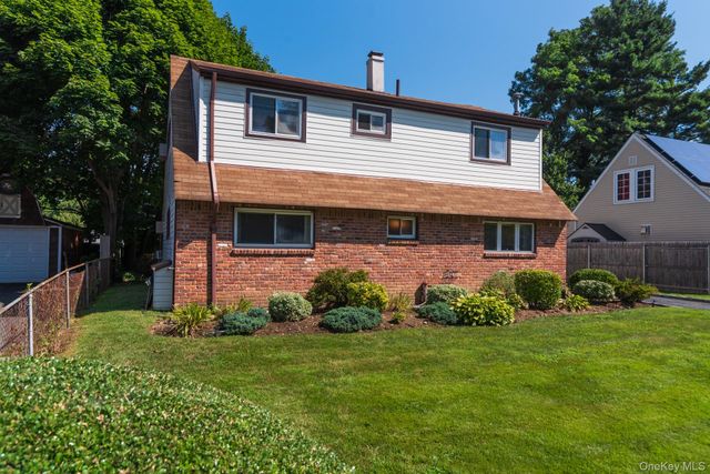 27 Collins Road, Glen Cove, NY 11524