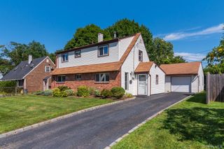 27 Collins Road, Glen Cove, NY 11524