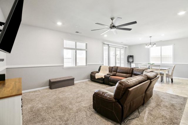 12798 Evanston Way, Rancho Cordova, CA 95742