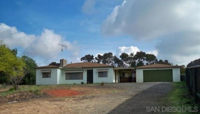 945 E J St, Chula Vista, CA 91910