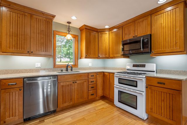 37 Glenwood Avenue, Dover, NH 03820