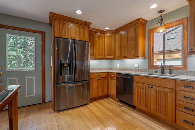 37 Glenwood Avenue, Dover, NH 03820