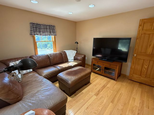 37 Glenwood Avenue, Dover, NH 03820