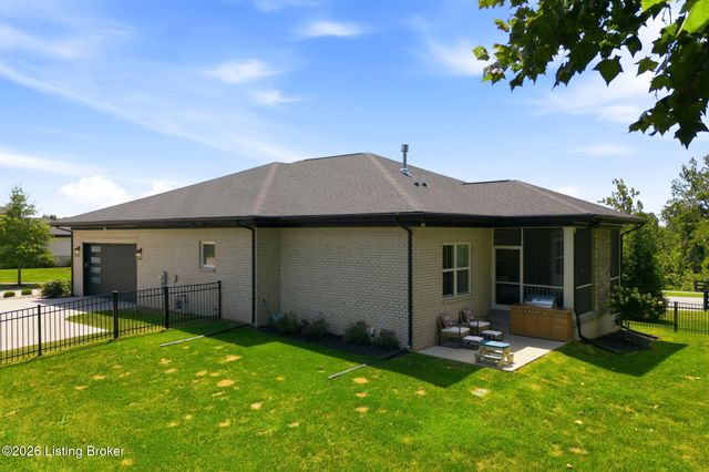 4027 Thomas Farm Dr, Louisville, KY 40299