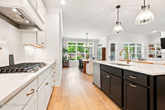 4027 Thomas Farm Dr, Louisville, KY 40299