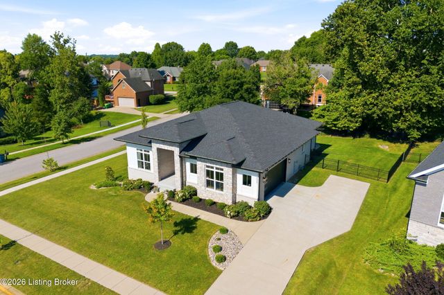 4027 Thomas Farm Dr, Louisville, KY 40299