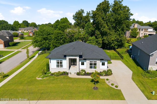 4027 Thomas Farm Dr, Louisville, KY 40299