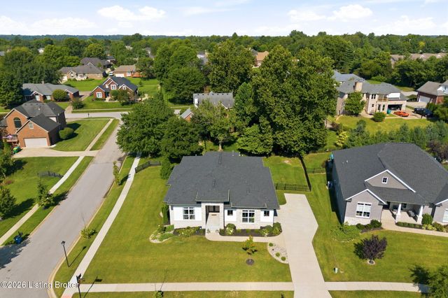 4027 Thomas Farm Dr, Louisville, KY 40299