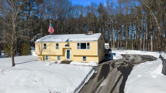 8 Chongor Drive, Newton, NH 03858