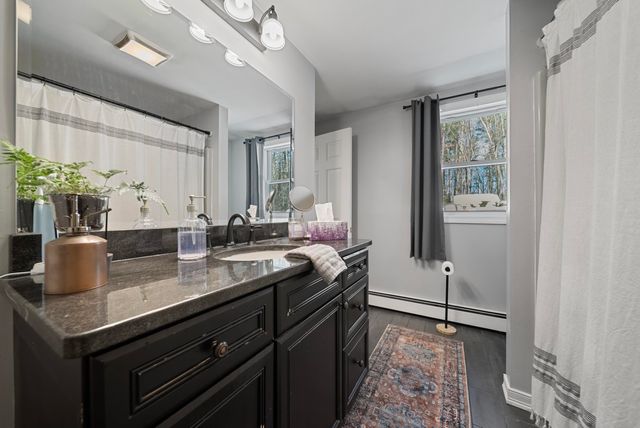 8 Chongor Drive, Newton, NH 03858