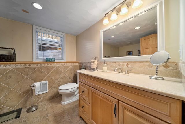 8 Chongor Drive, Newton, NH 03858