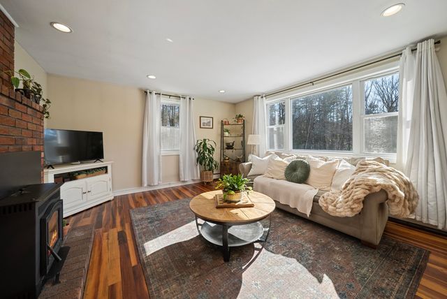 8 Chongor Drive, Newton, NH 03858