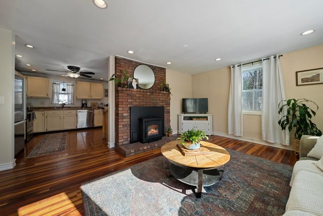 8 Chongor Drive, Newton, NH 03858