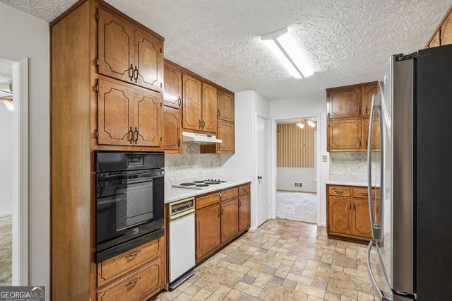 255 Helen Lane, Stockbridge, GA 30281