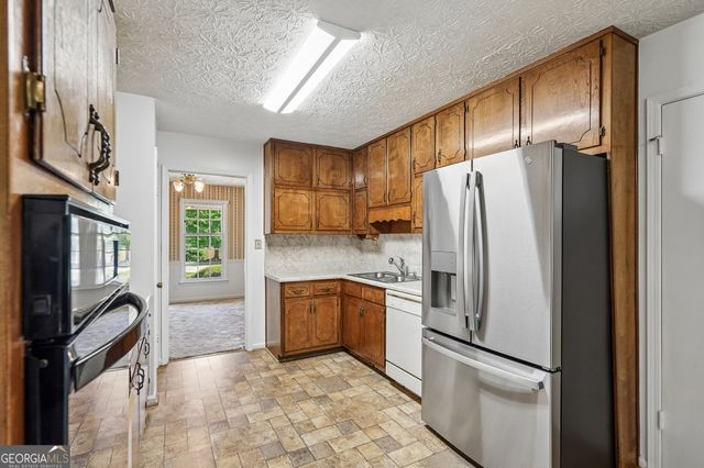 255 Helen Lane, Stockbridge, GA 30281