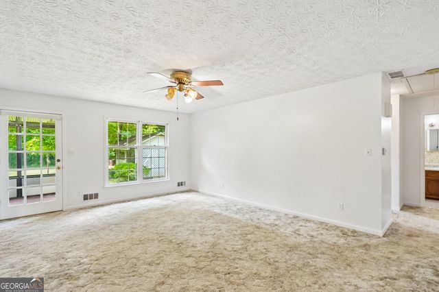 255 Helen Lane, Stockbridge, GA 30281
