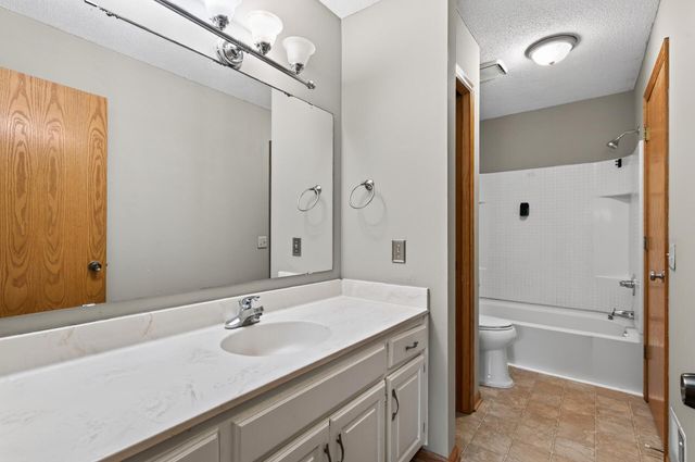 8026 173rd Street W, Lakeville, MN 55044