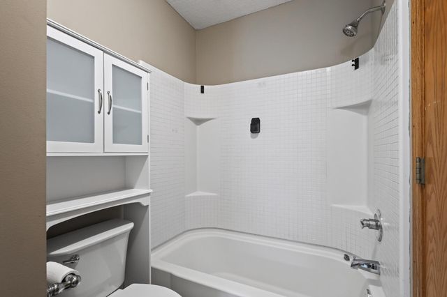 8026 173rd Street W, Lakeville, MN 55044
