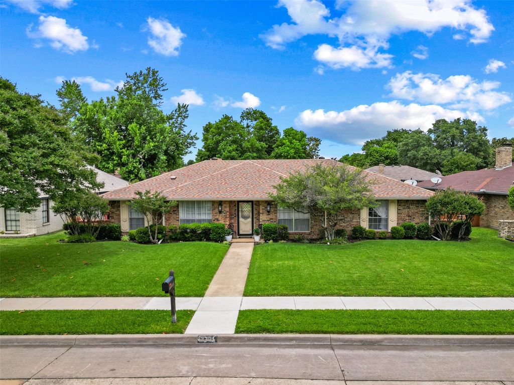 3301 Canterbury Drive, Plano, TX 75075